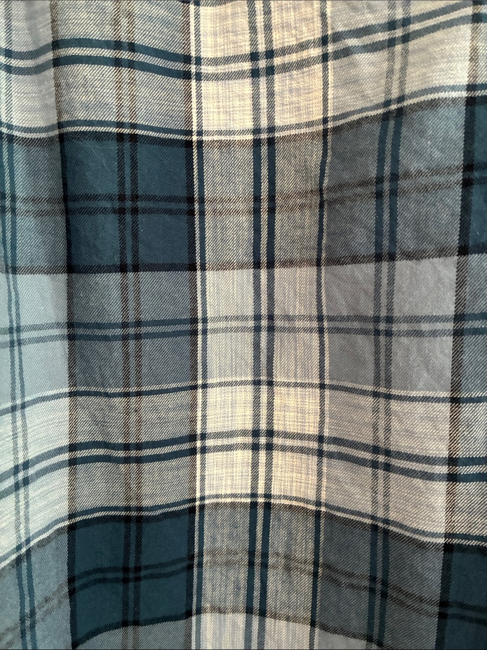 Croft & Barrow women’s 1X Navy and Light Blue Plaid Button-Down Shirt - Picture 5 of 8